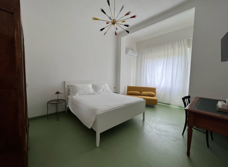 Very spacious and comfortable room with a view of the inner garden